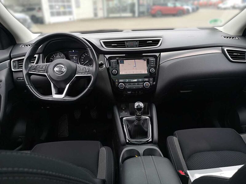 Nissan Qashqai 1.3 DIG-T 117 kW N-Connecta - DESIGN- & WINTER-PAKET