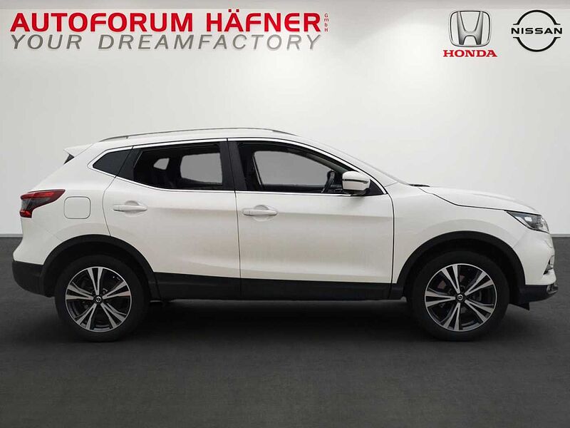 Nissan Qashqai 1.3 DIG-T 117 kW N-Connecta - DESIGN- & WINTER-PAKET